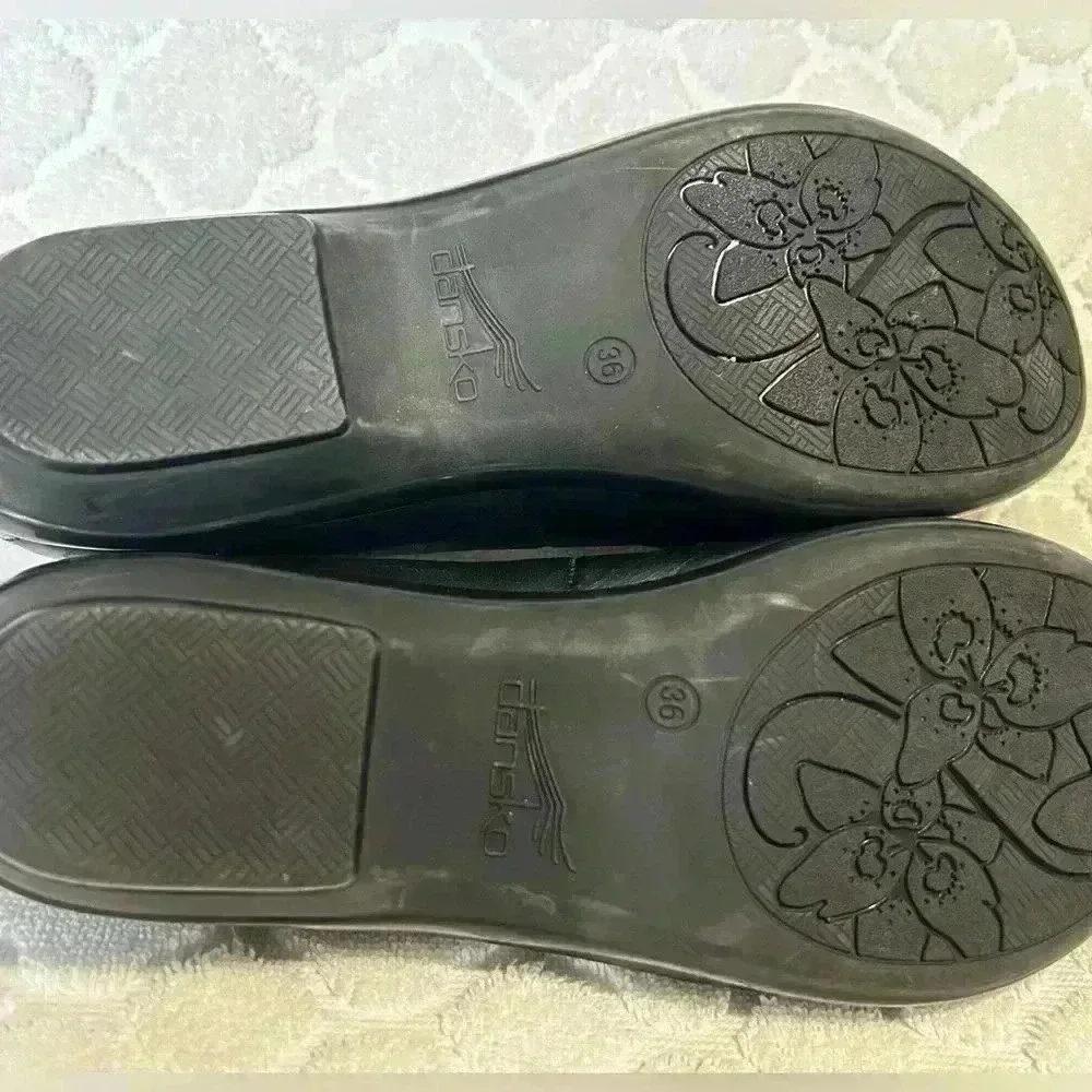 Dansko Black Leather with shiny patent detail Slip On Shoes size 36. - Picture 5 of 7